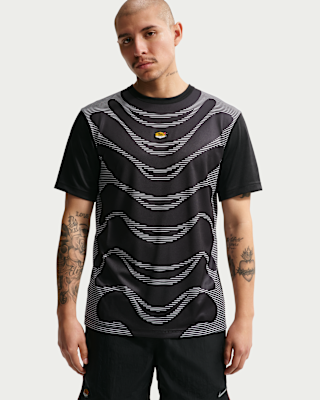 00s euro nike tn air max plus Tシャツ Nike Sportswear Tuned Air Men's Football Shirt. Nike ZA